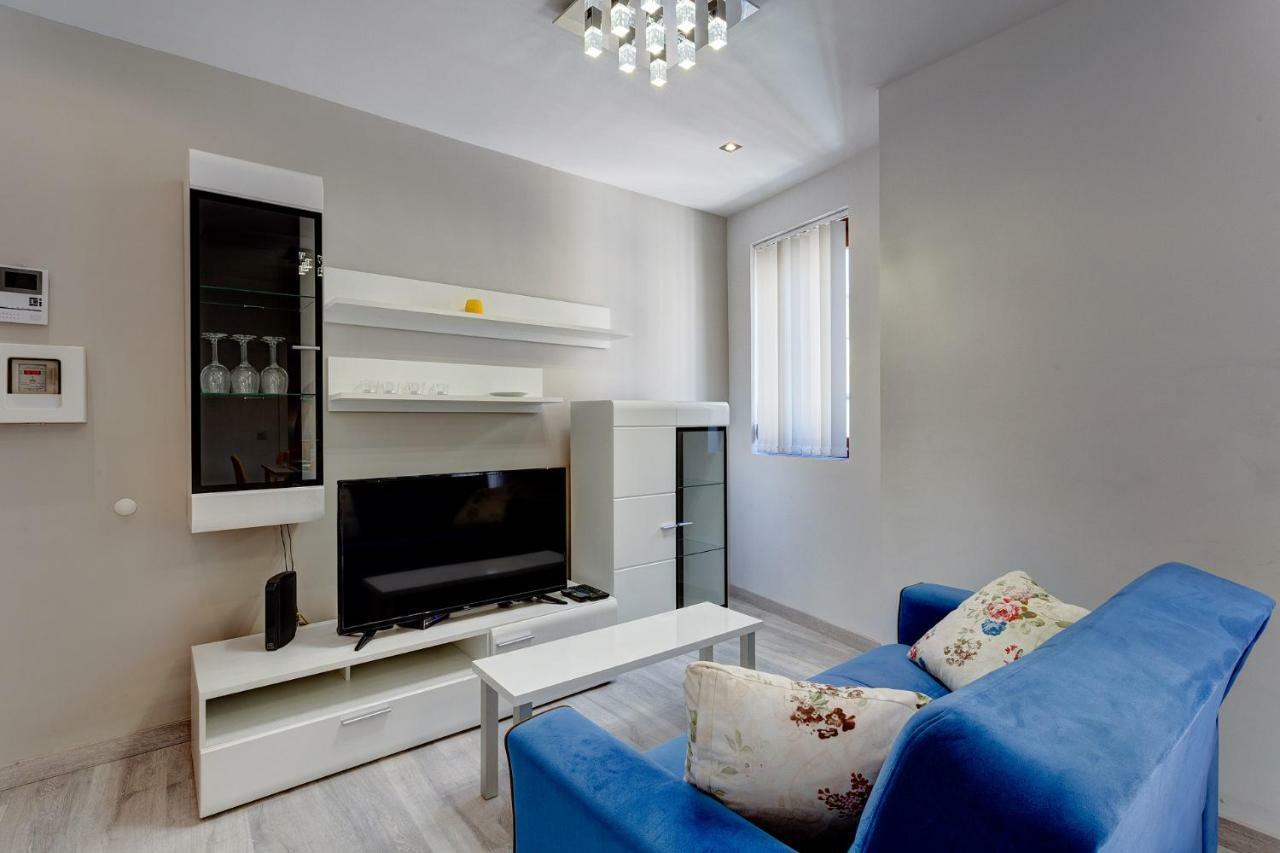 Modern Apartment Just Off The Promenade Sliema Exterior foto